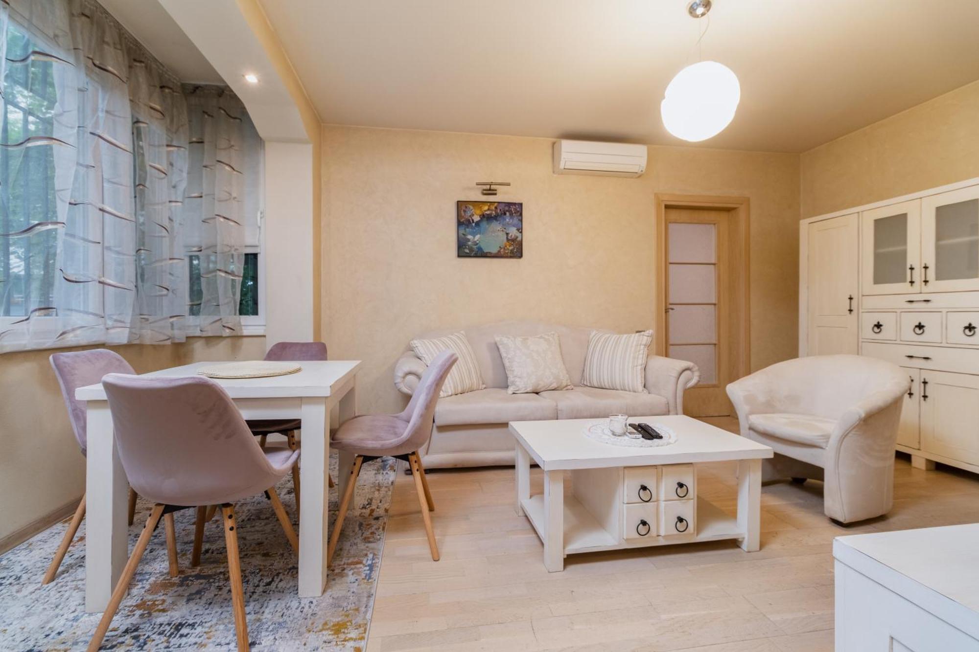 Elegant 1-Bedroom Apartment Plovdiv Luaran gambar